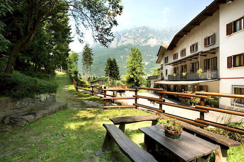 Albergo Il Castellino Darfo Boario Terme Экстерьер фото